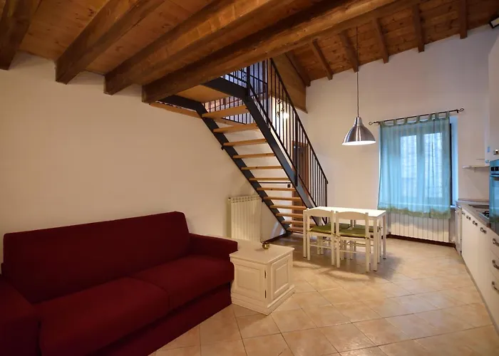 Alojamento de Acomodação e Pequeno-almoço Il Borgo Fiorito 3*