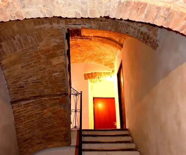 Alojamento de Acomodação e Pequeno-almoço Il Borgo Fiorito Lerma